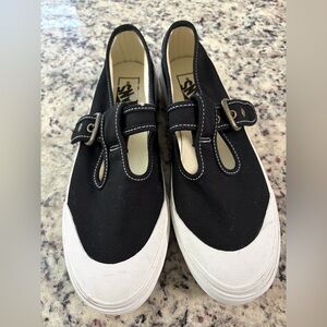 Women’s 5 NWOT Black & White Vans Authentic Canvas Buckle Mary Jane shoes